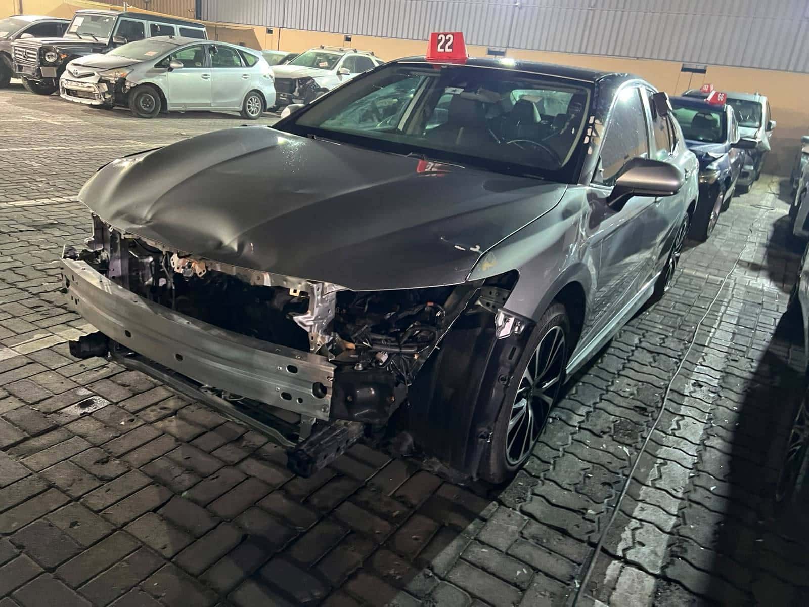 Toyota Camry 2019 thumbnail 2