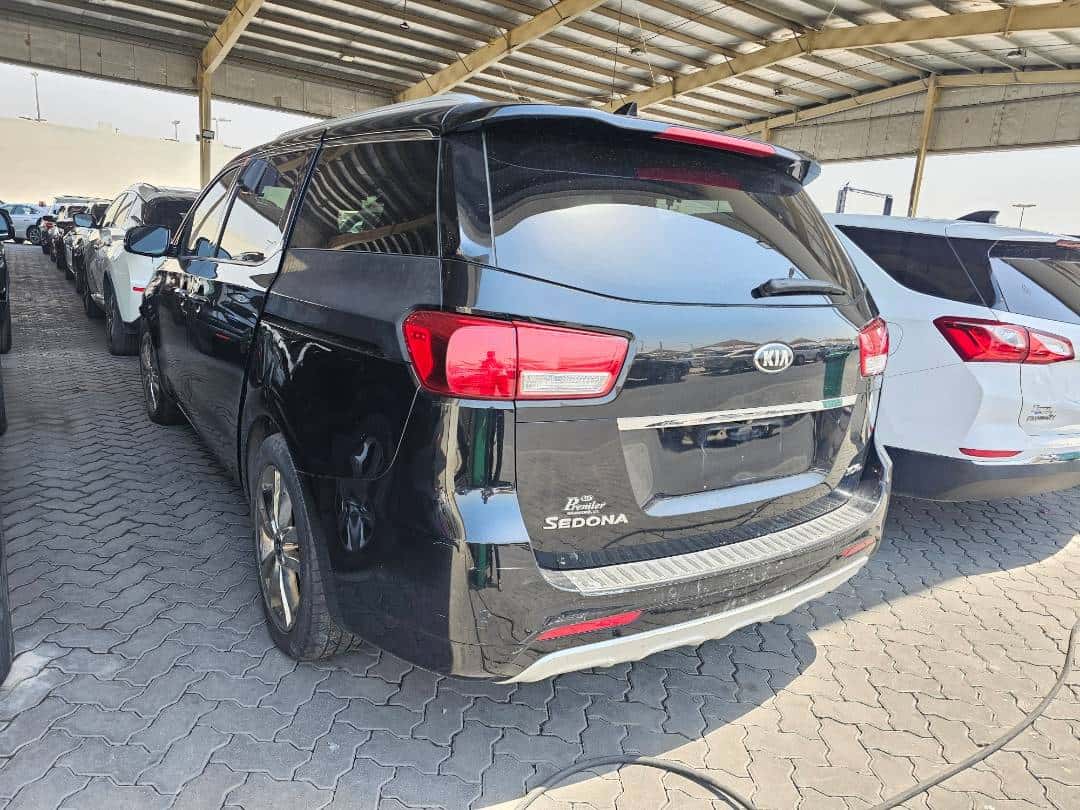 KIA SEDONA 2015 thumbnail 1