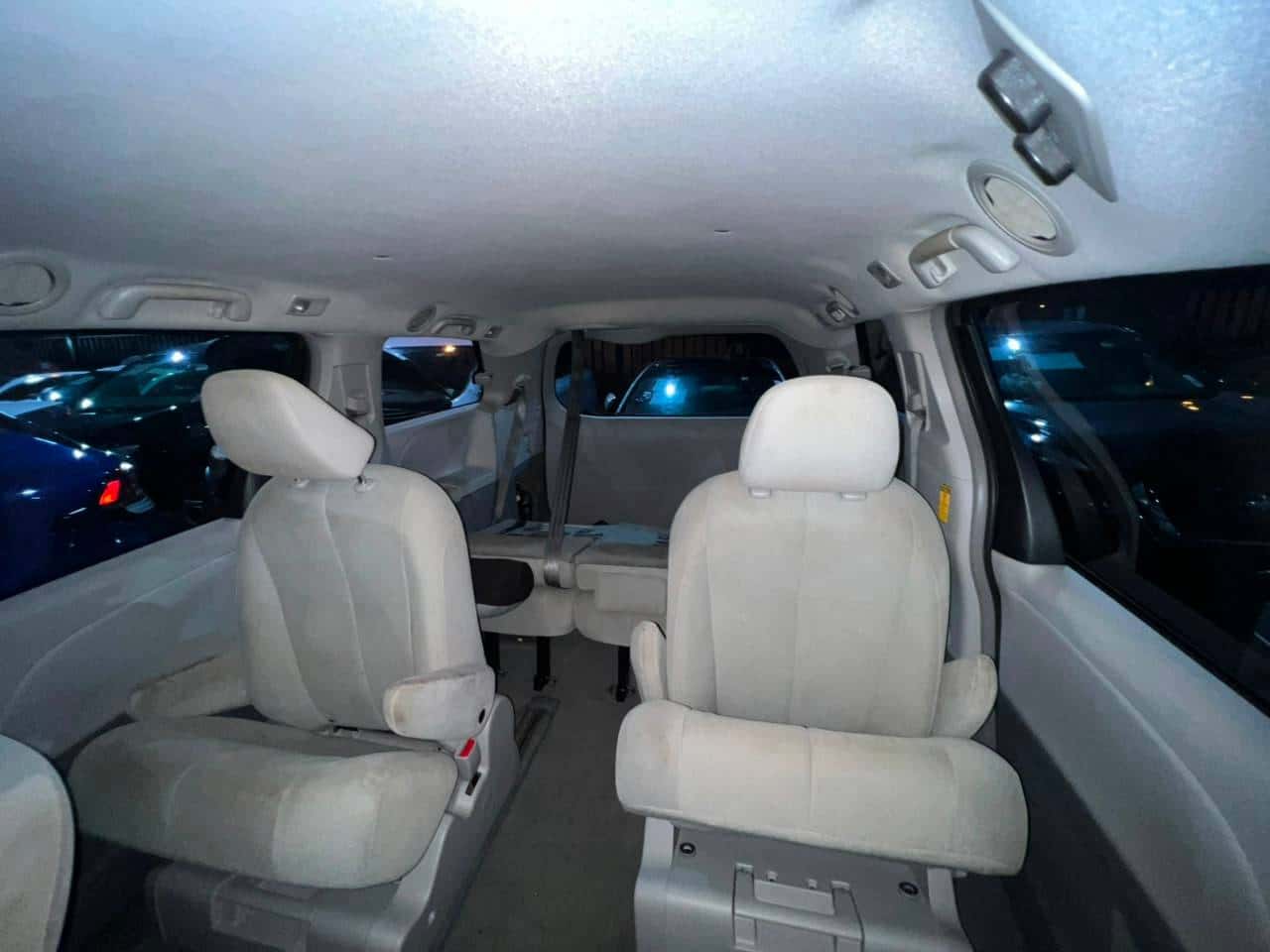 TOYOTA SIENNA 2014 thumbnail 4