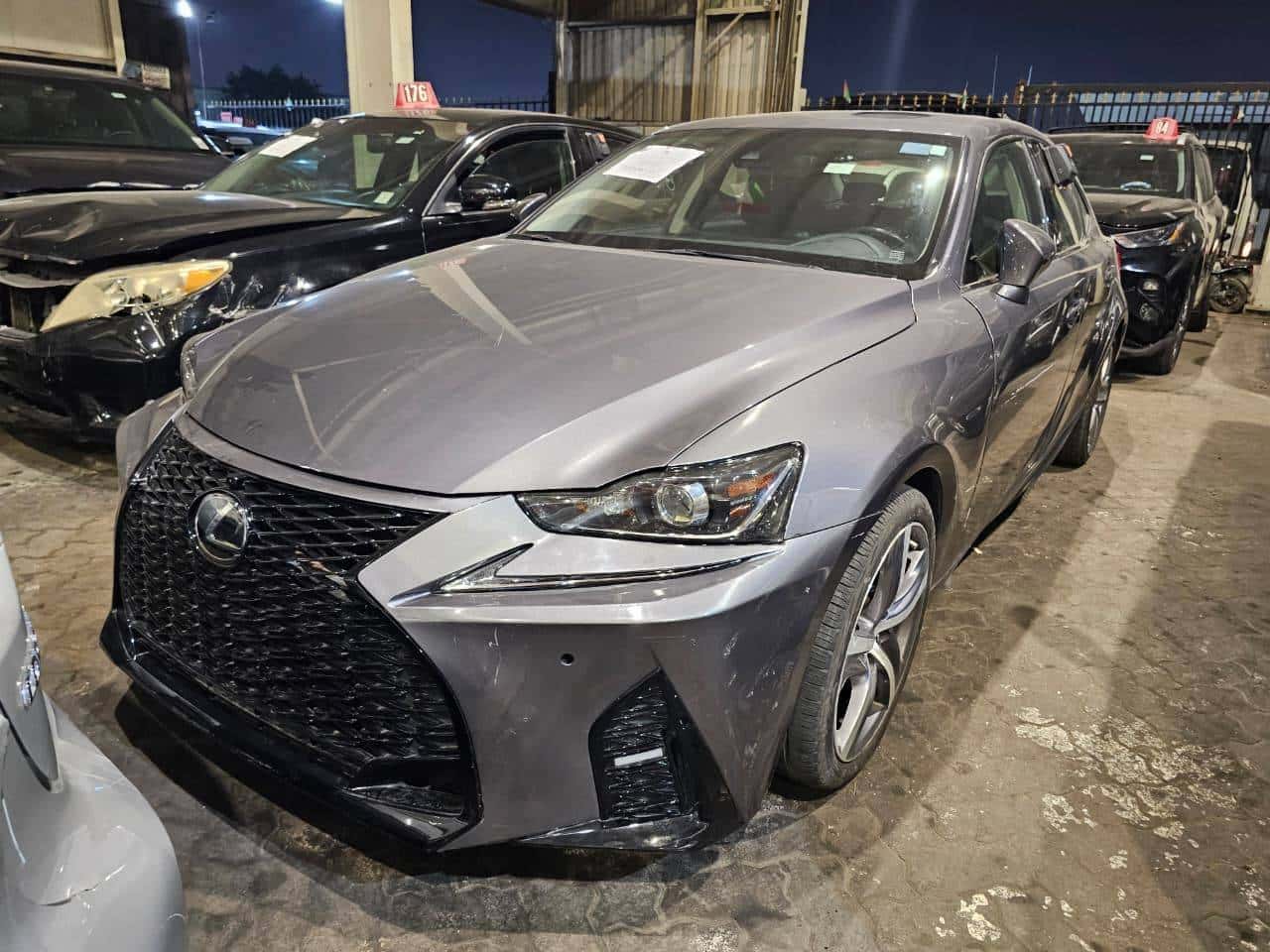 LEXUS IS 300 2018 thumbnail 1