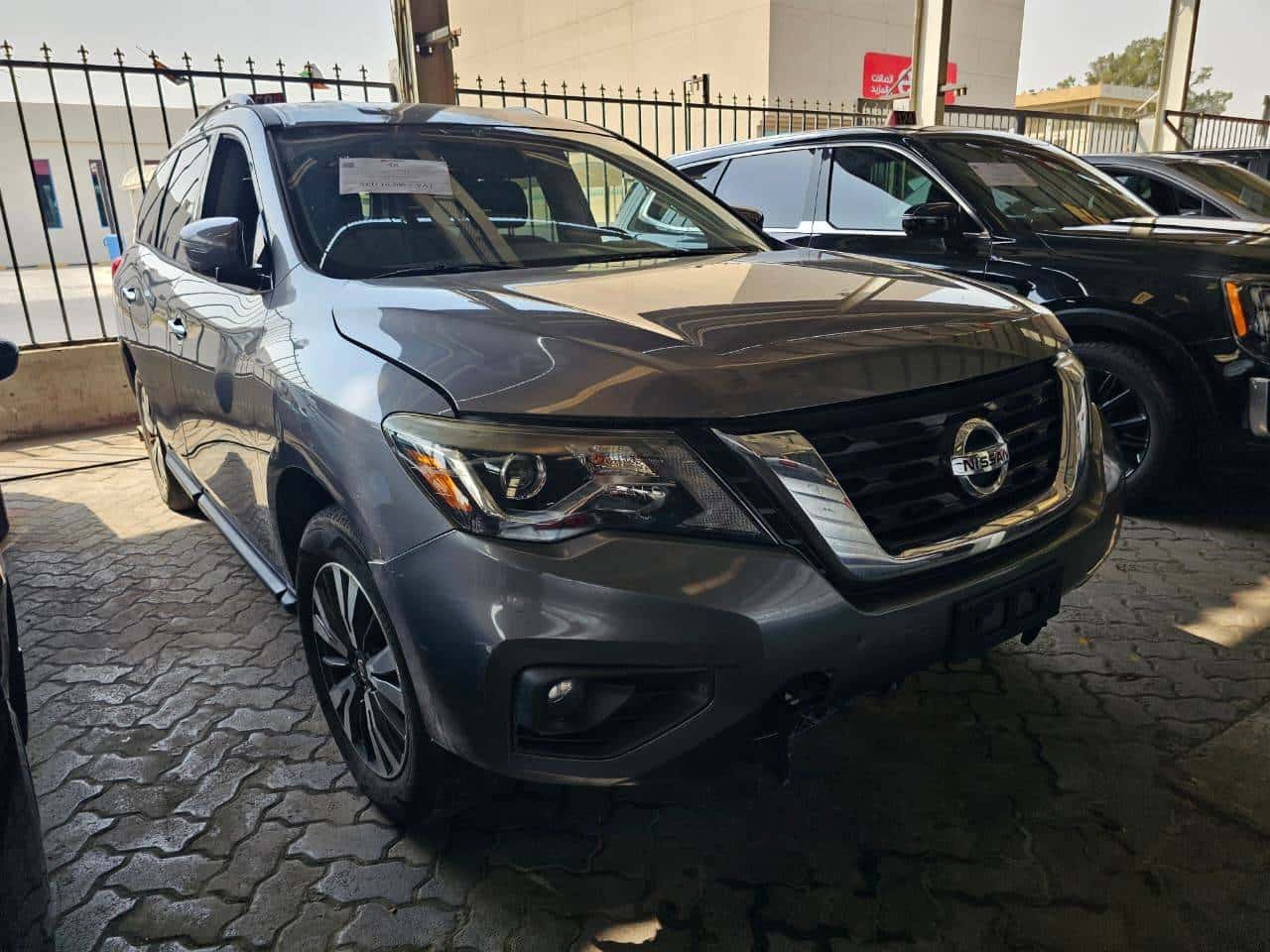 Nissan Pathfinder 2017 thumbnail 1