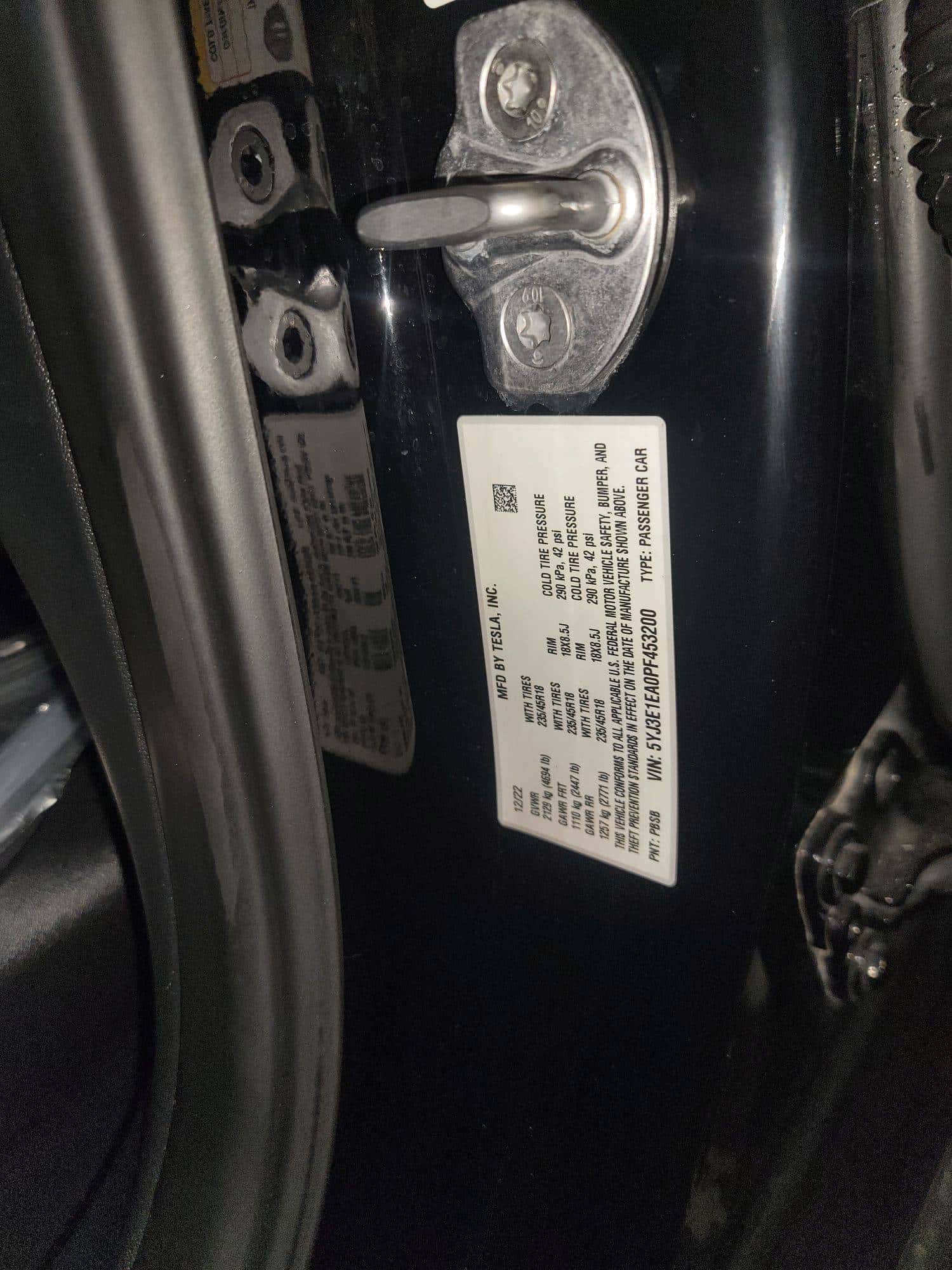 TESLA MODEL 3 - Exterior