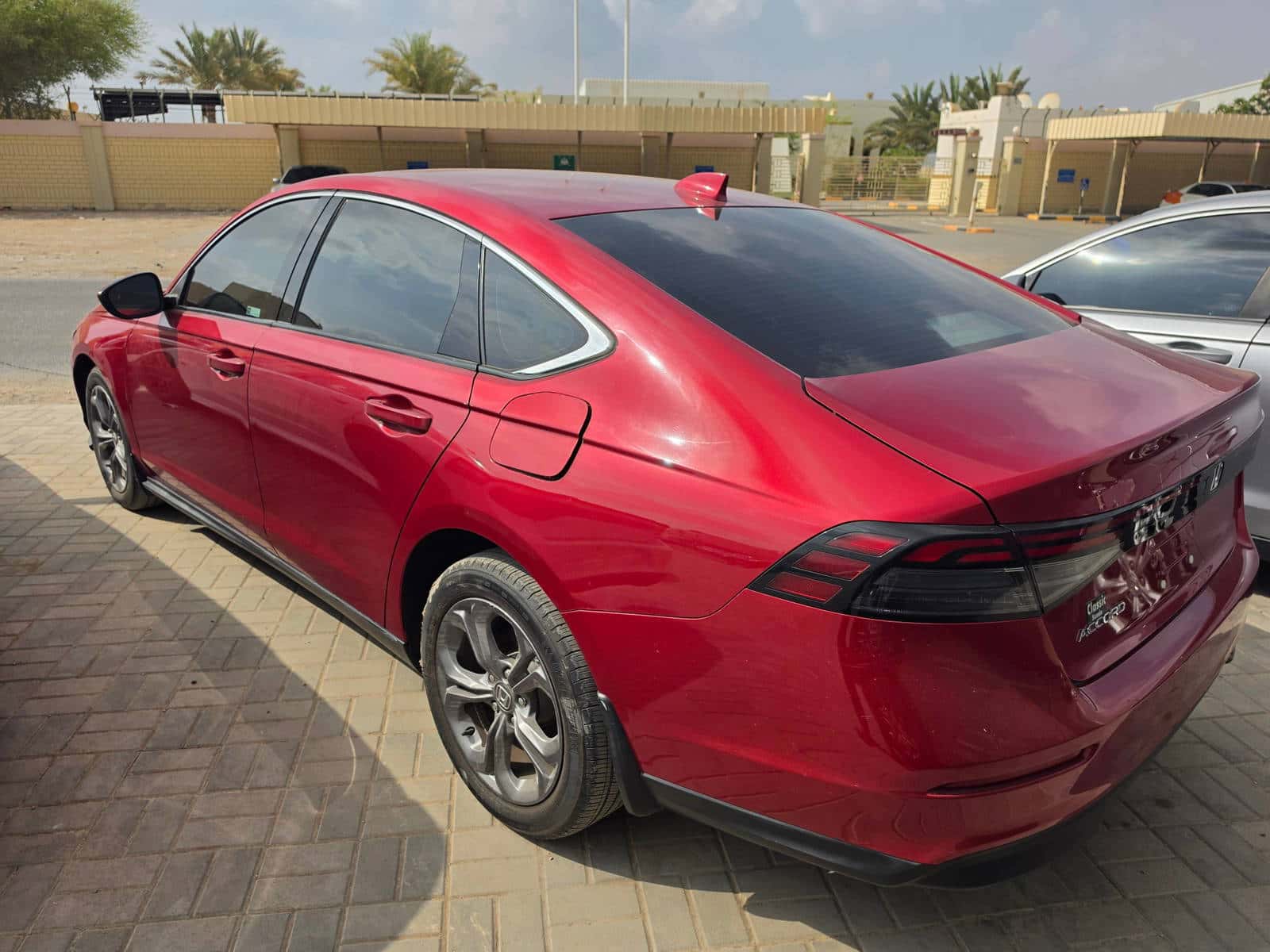 Honda Accord 2023 thumbnail 4