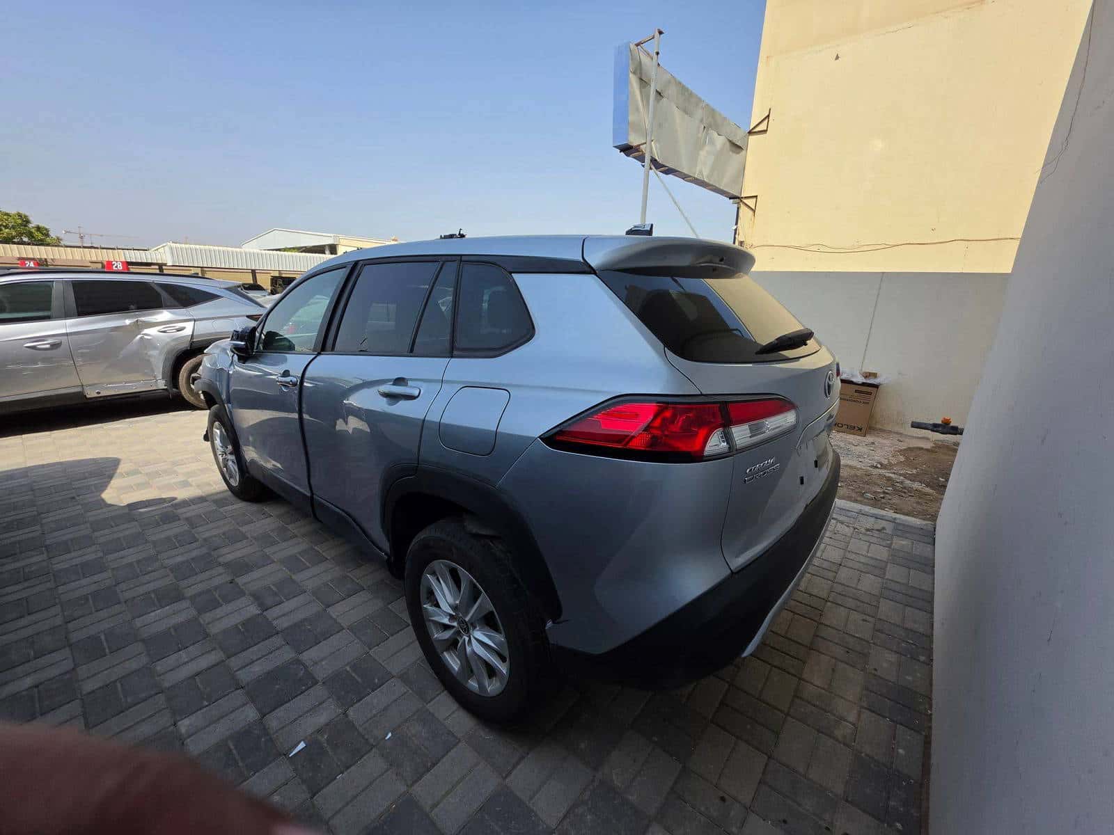 TOYOTA COROLLA CROSS L 2023 thumbnail 4