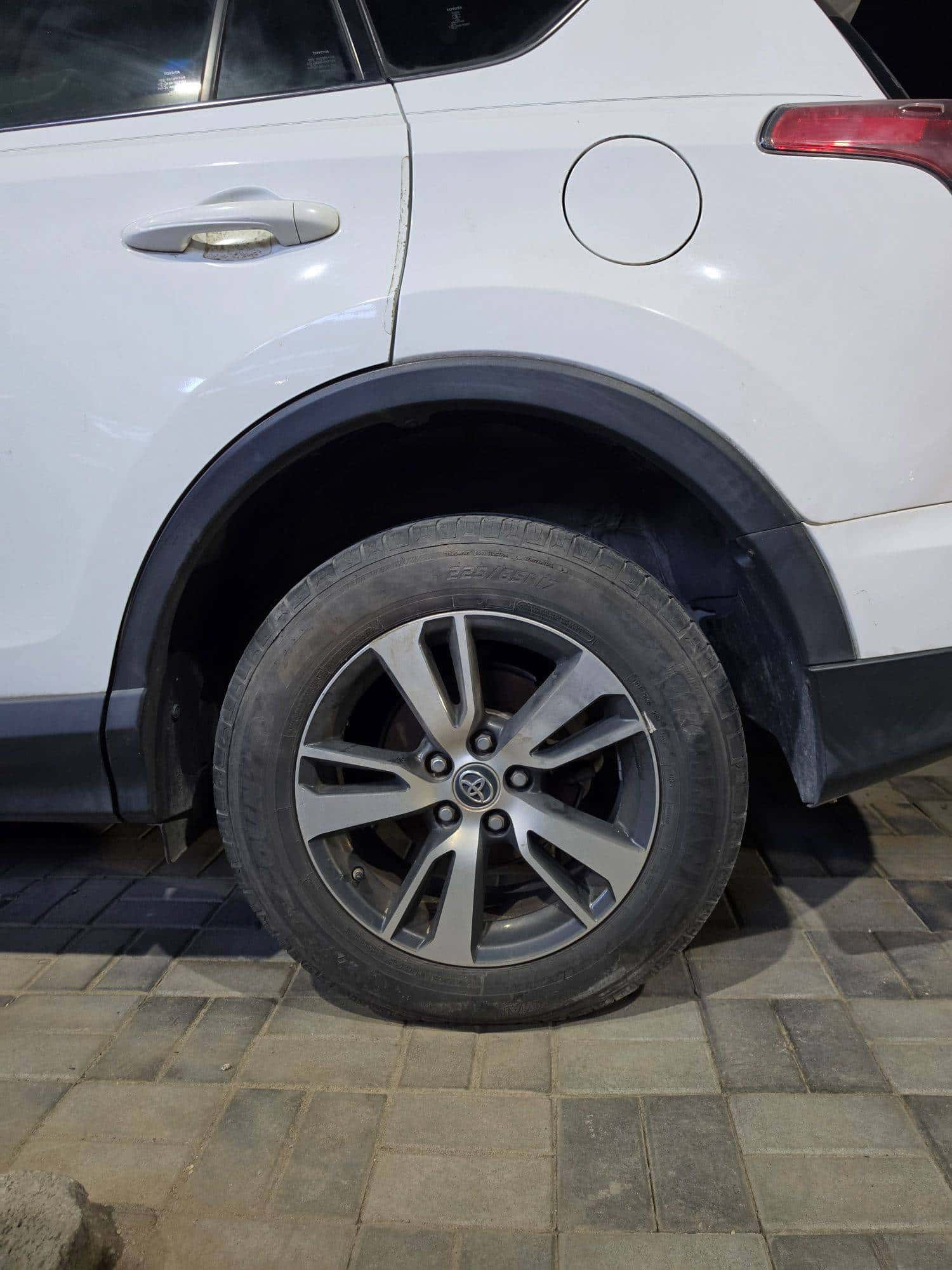 TOYOTA RAV4 2018 thumbnail 6