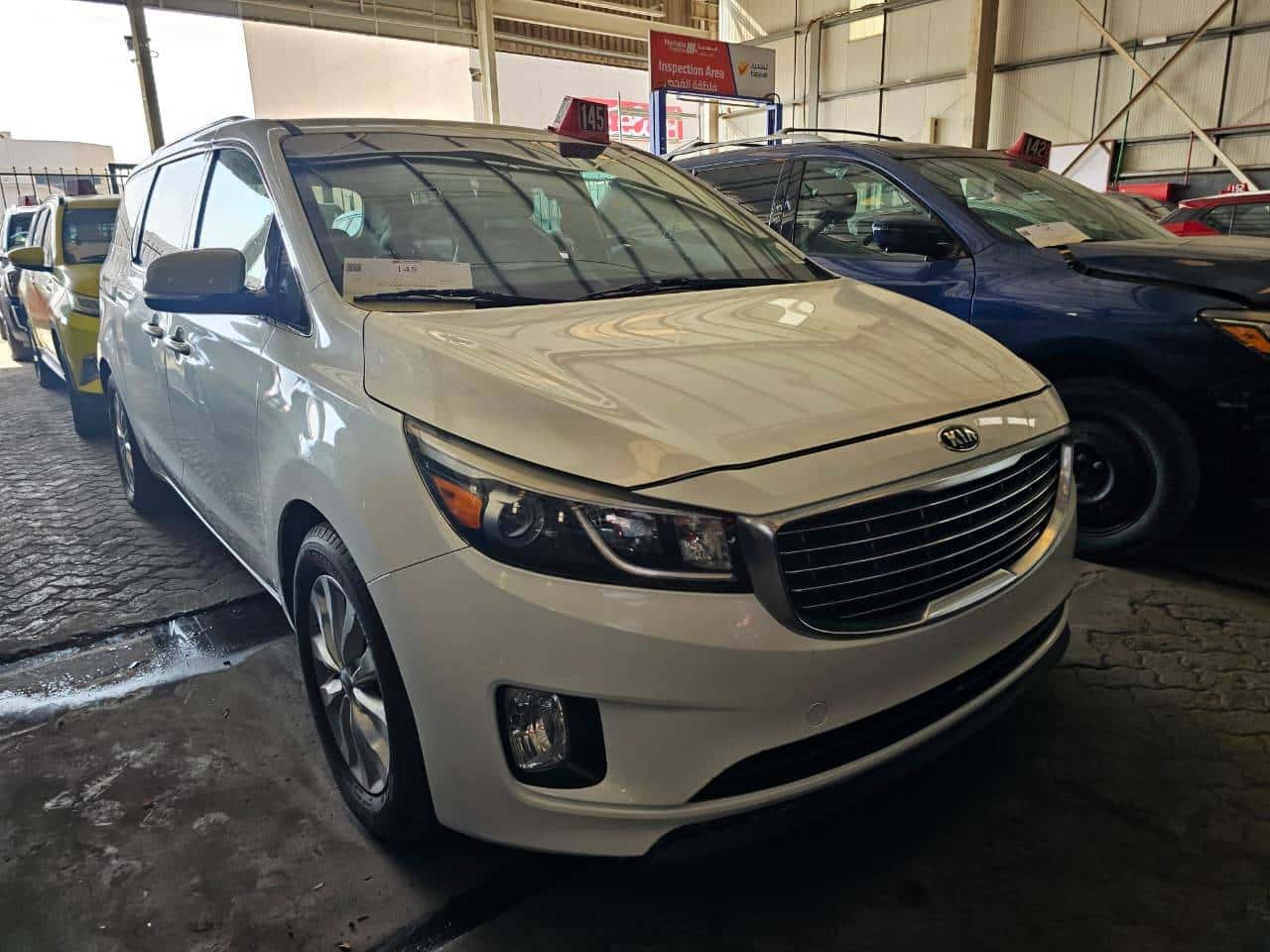 Kia Sedona 2016 thumbnail 2