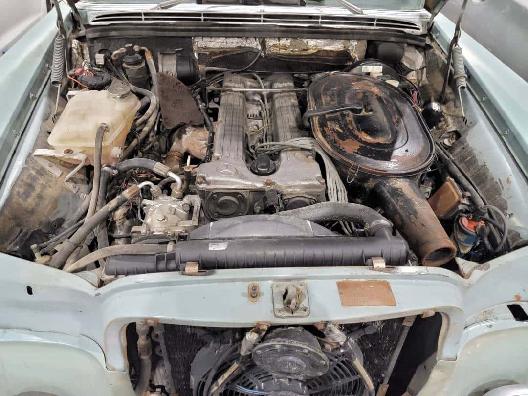 MERCEDES BENZ E 280 - Exterior