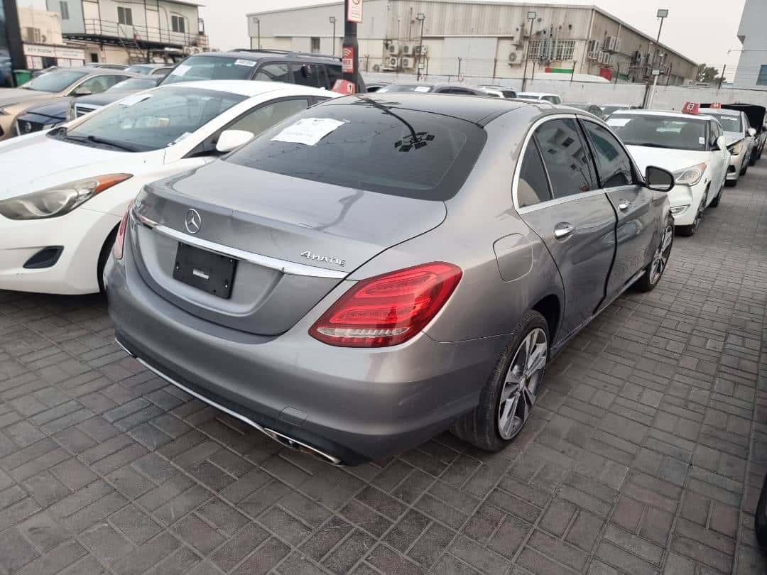 MERCEDES BENZ C300 2015 thumbnail 3
