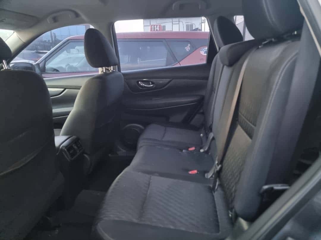 Nissan Rogue 2018 thumbnail 2