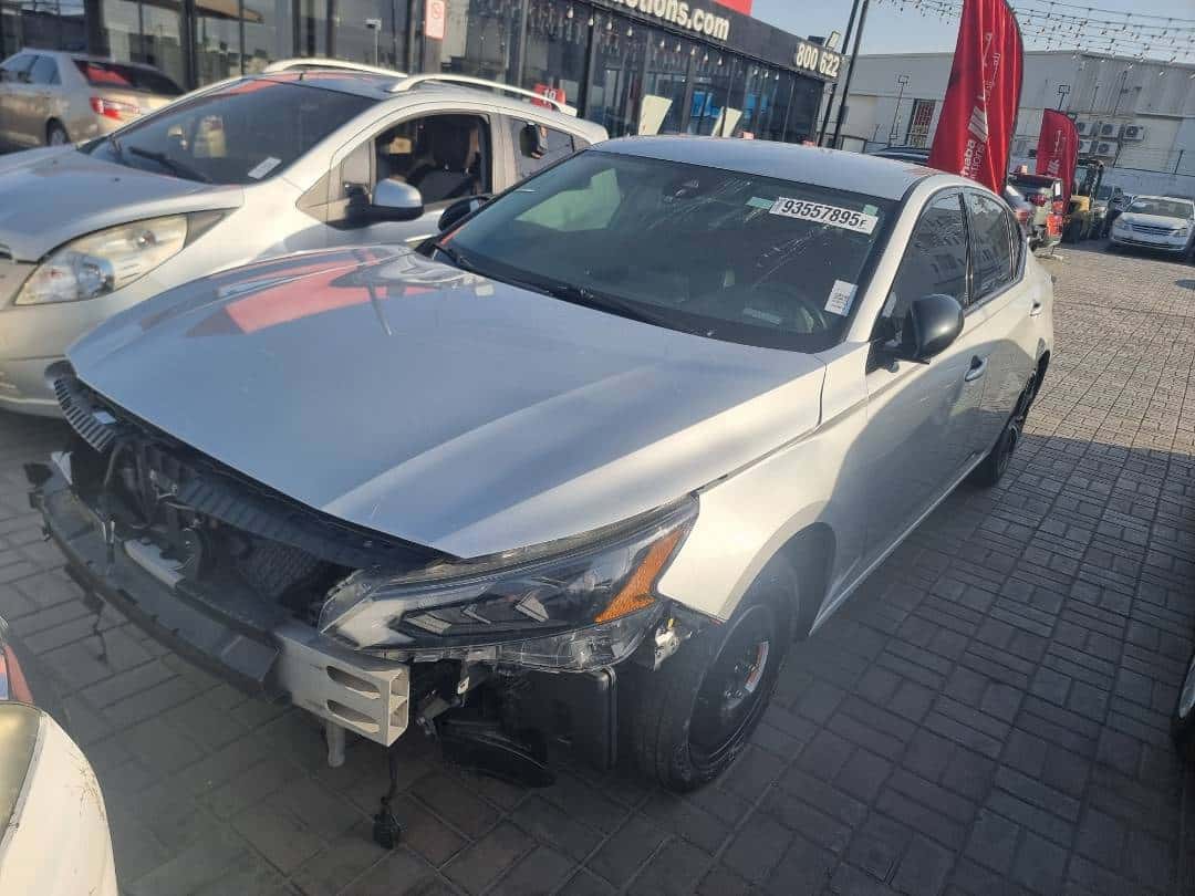 NISSAN ALTIMA - Exterior