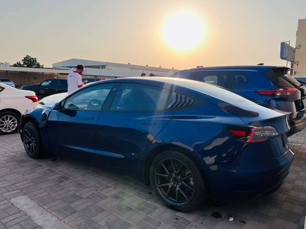 Tesla Model 3 2022 thumbnail 4