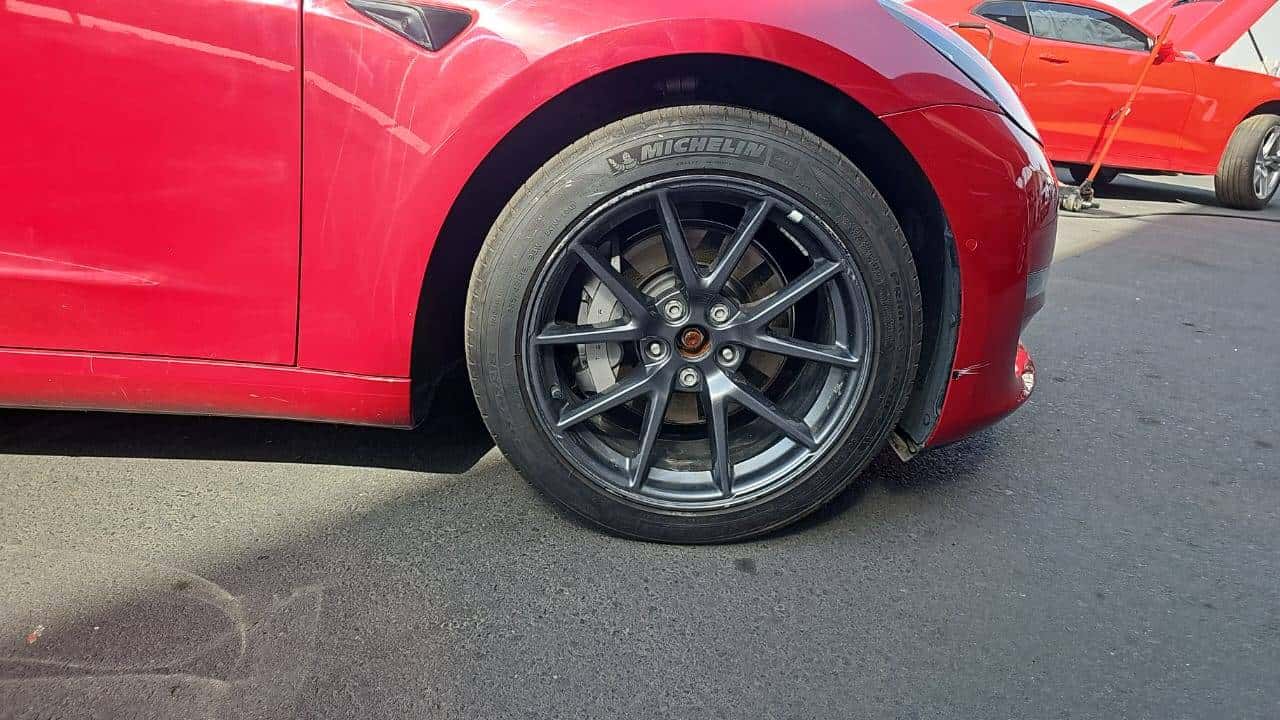 TESLA MODEL 3 - Exterior