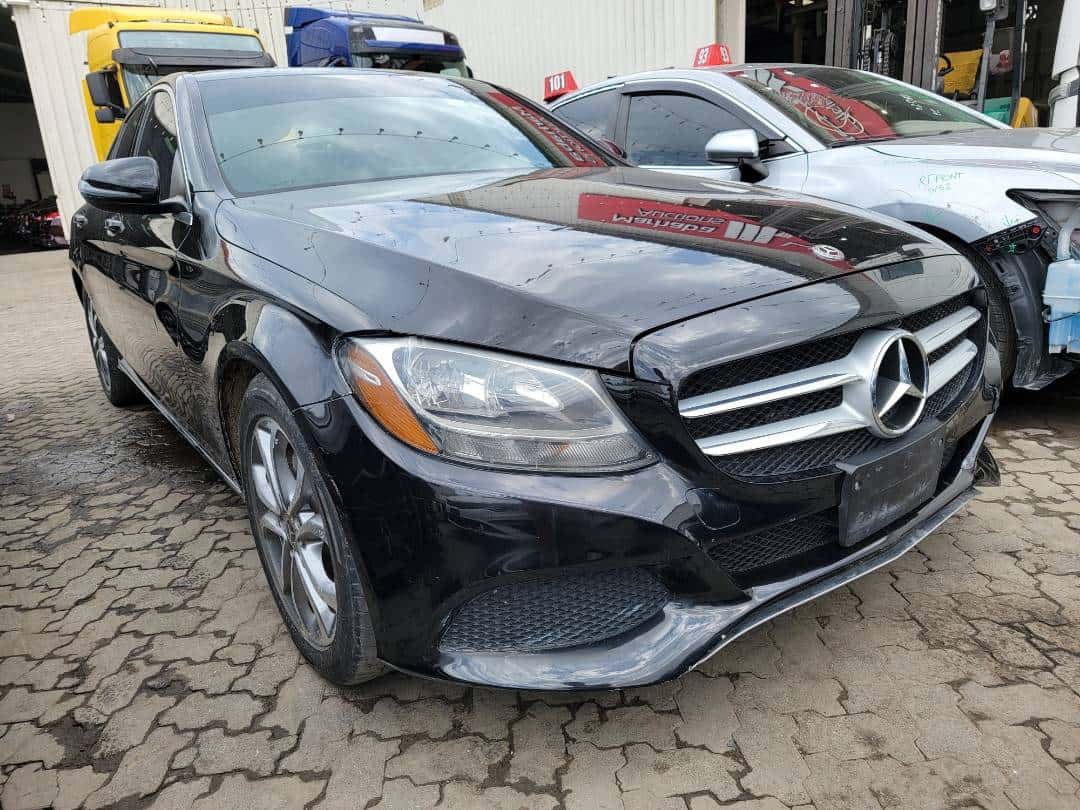 MERCEDES BENZ C300 - Exterior