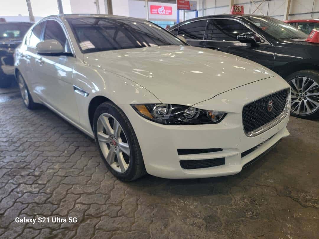 JAGUAR XF - Exterior