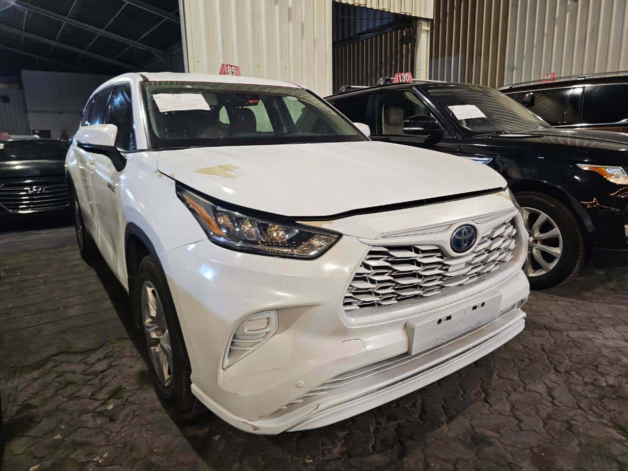 Toyota Highlander 2021 thumbnail 4