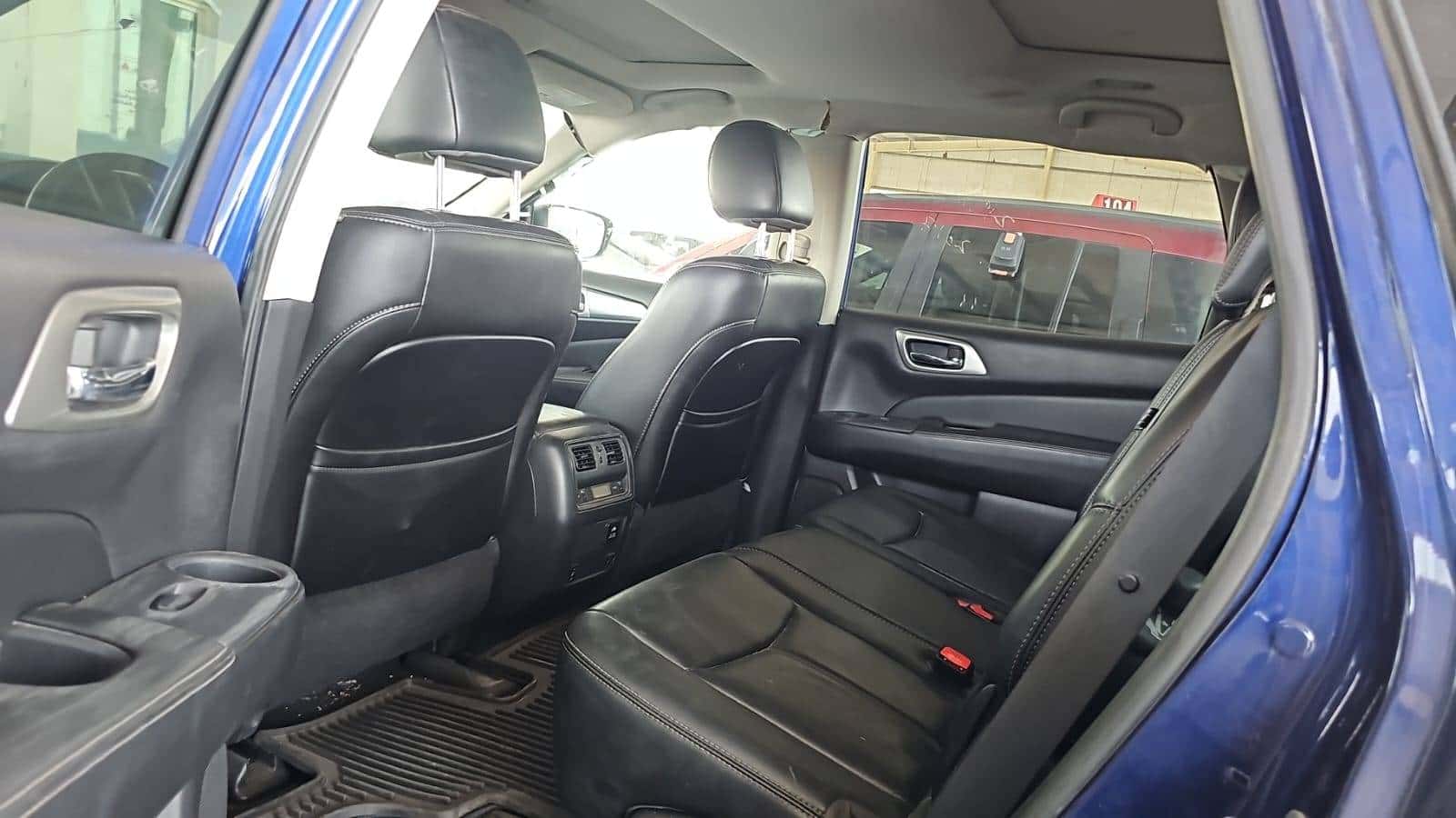 Nissan Pathfinder 2017 thumbnail 5