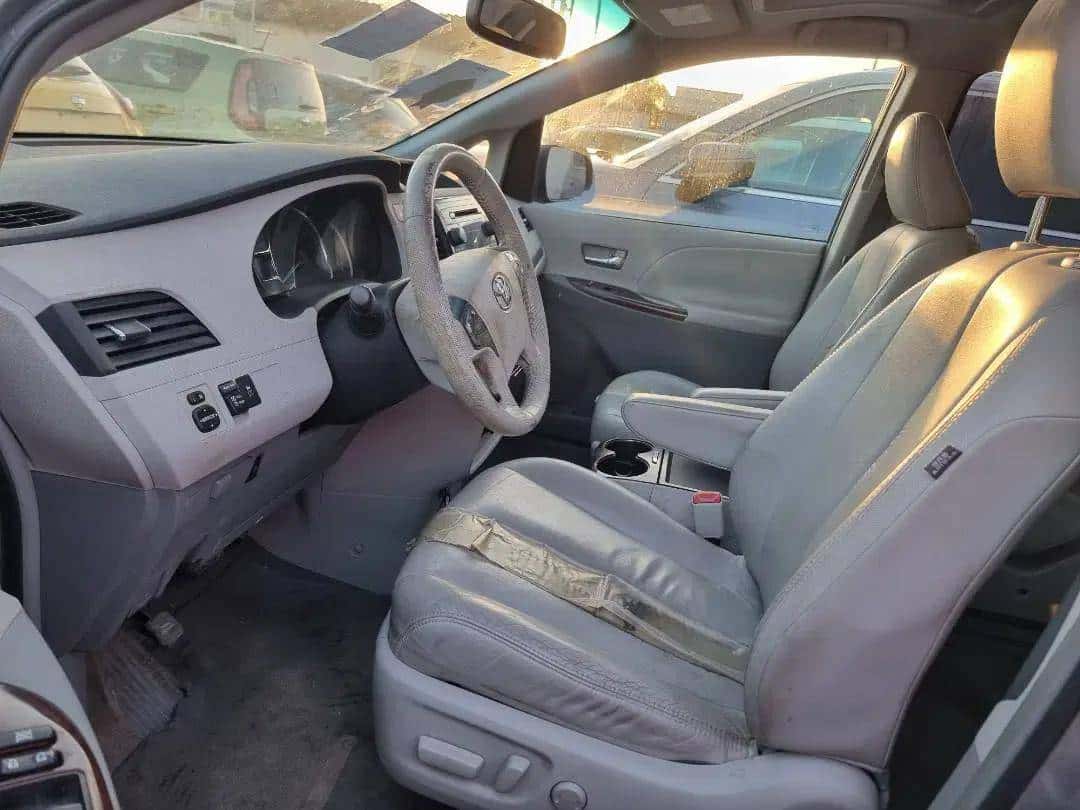 TOYOTA SIENNA 2011 thumbnail 7