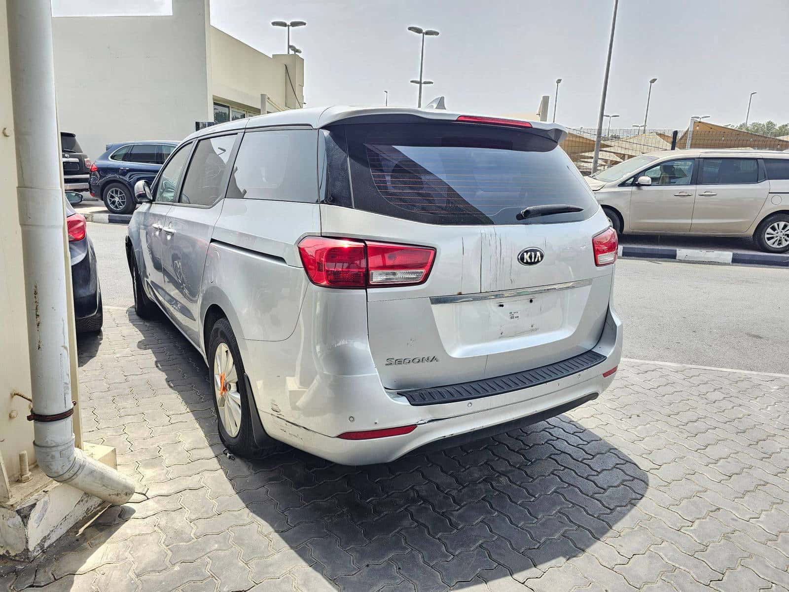 KIA SEDONA 2015 thumbnail 3