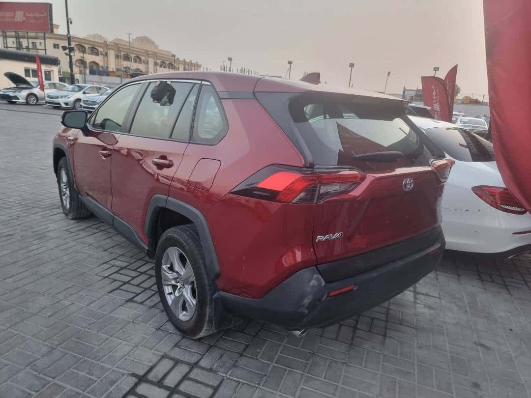 Toyota RAV4 2024 thumbnail 4