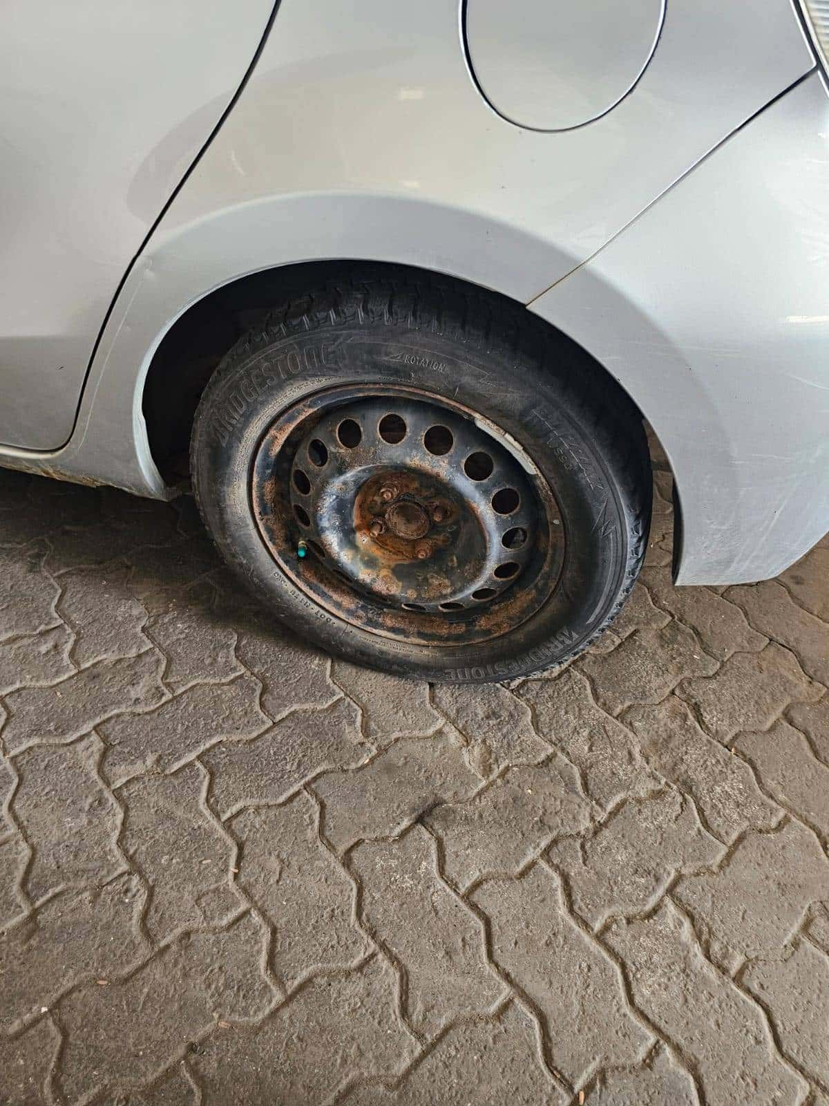 Toyota Prius 2012 thumbnail 6