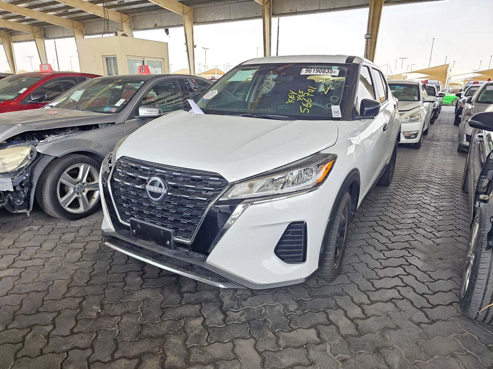 NISSAN KICKS 2023 thumbnail 4