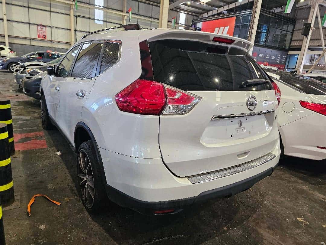 Nissan Rogue 2015 thumbnail 1