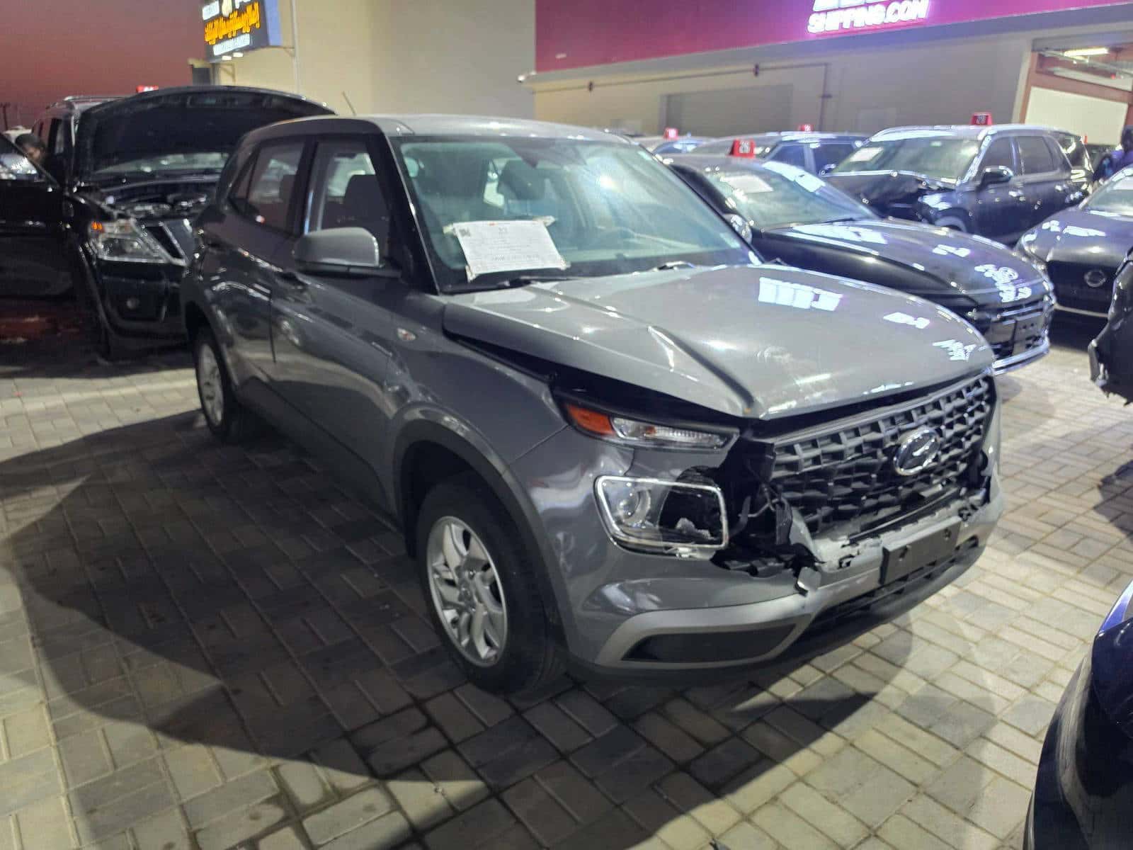 HYUNDAI VENUE SE 2023 thumbnail 3