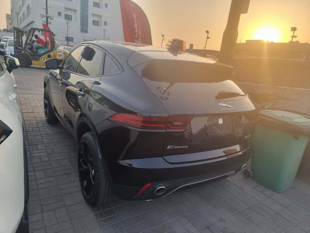 Jaguar F-PACE PRESTIGE 2020 thumbnail 3