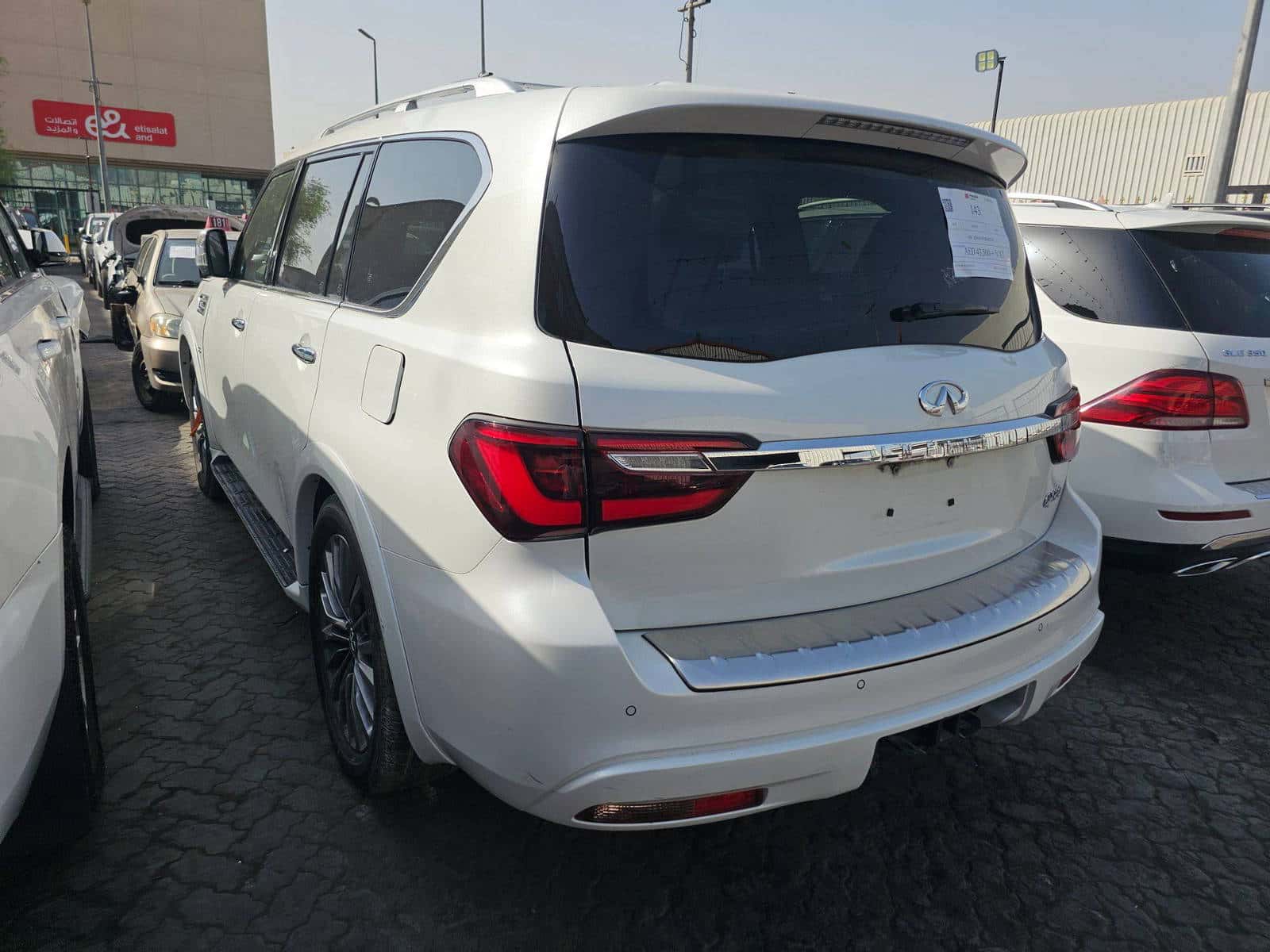 INFINITI QX80 2019 thumbnail 2