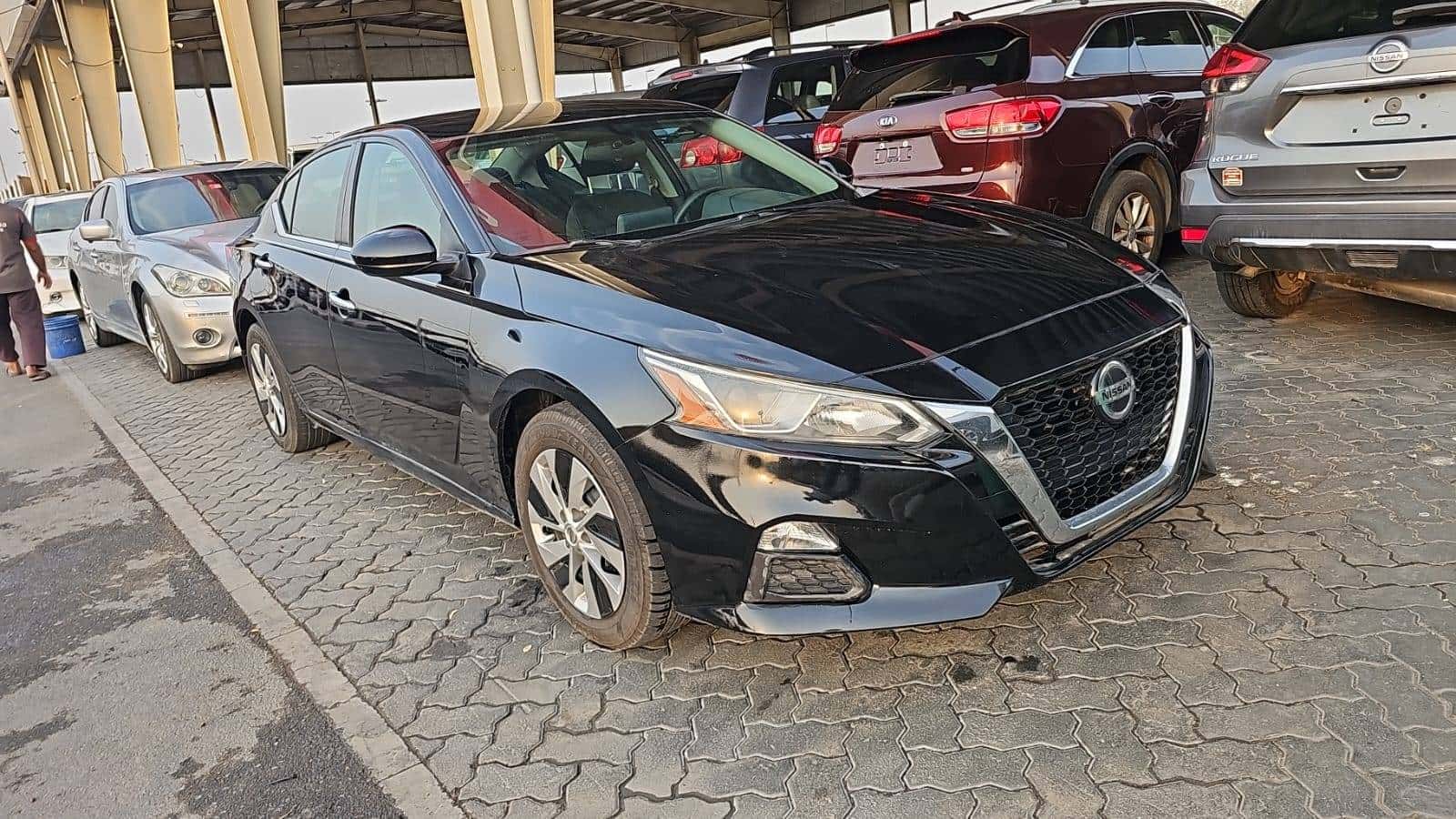 Nissan Altima 2020 thumbnail 2