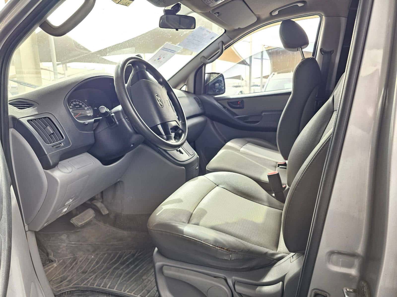 HYUNDAI GRAND STAREX - Exterior