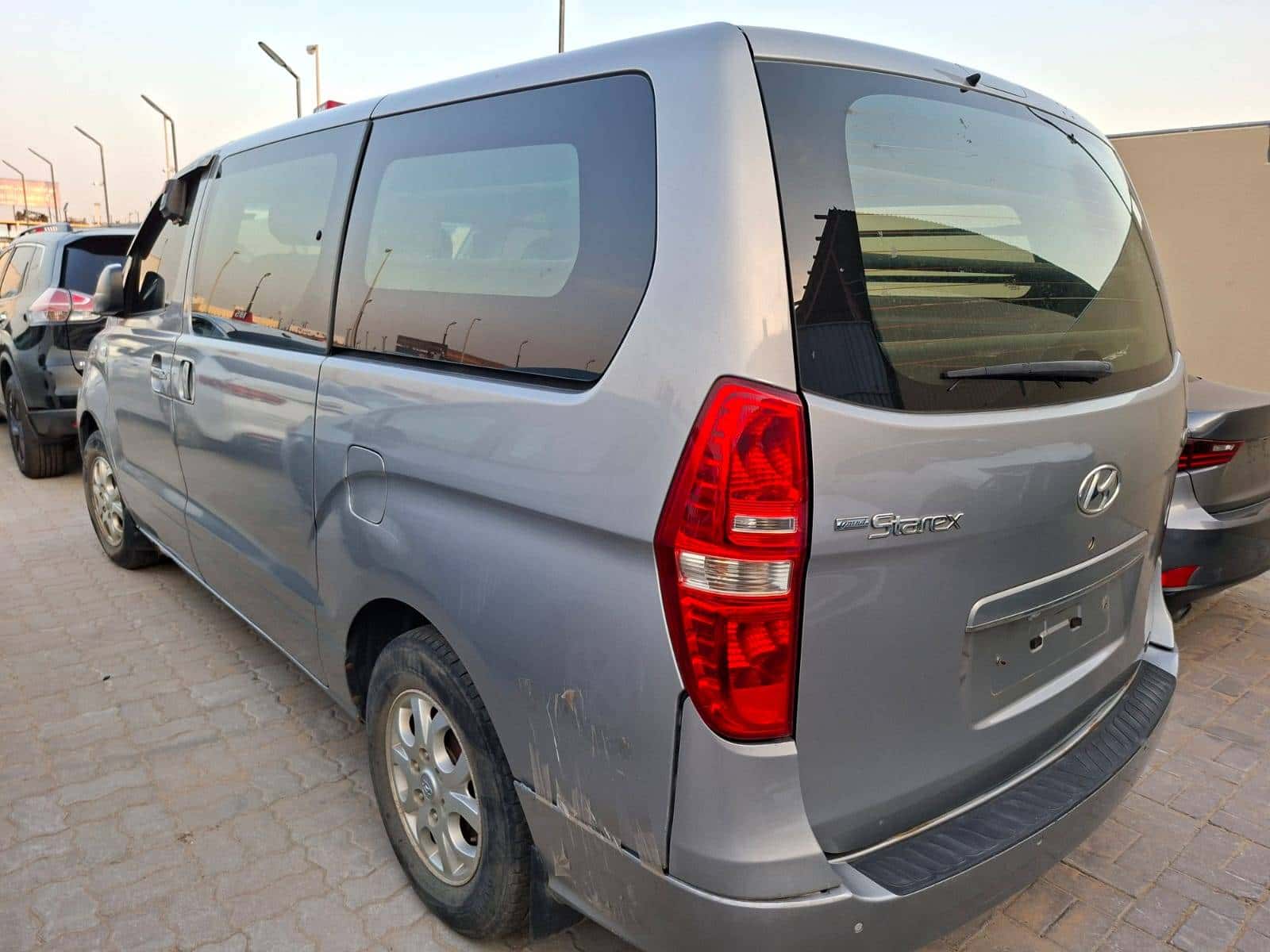 HYUNDAI GRAND STAREX 2011 thumbnail 4