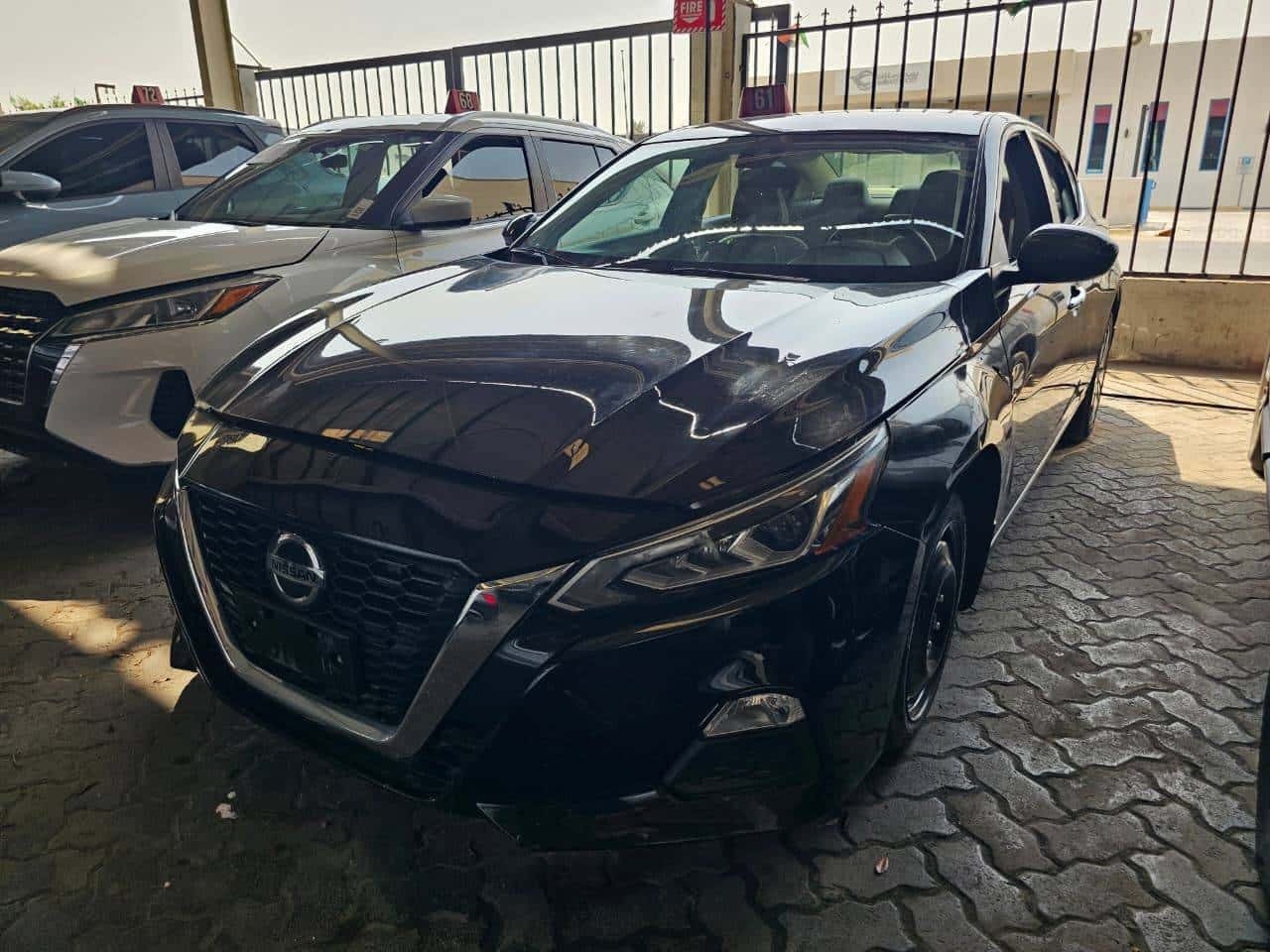 Nissan Altima 2022 thumbnail 2