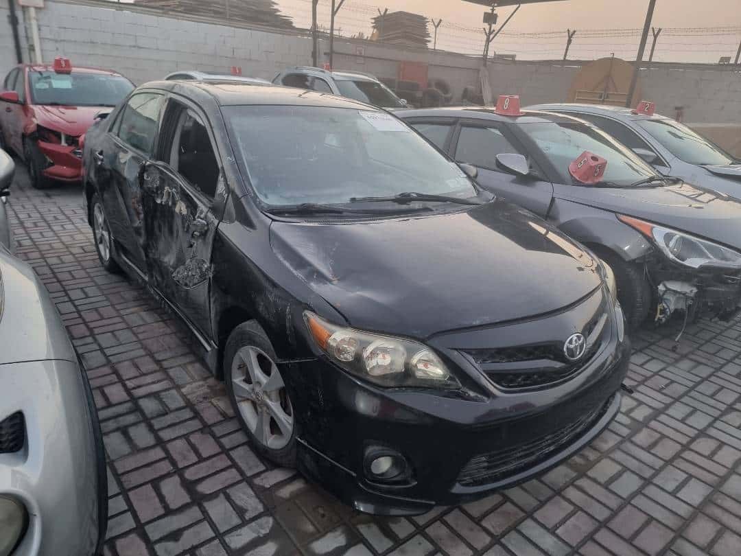 Toyota Corolla 2012 thumbnail 2