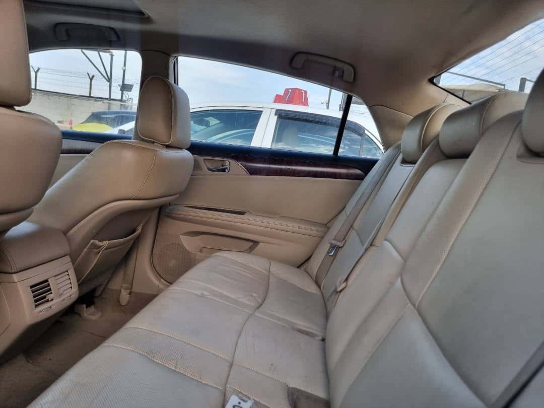 Toyota Avalon 2011 thumbnail 6