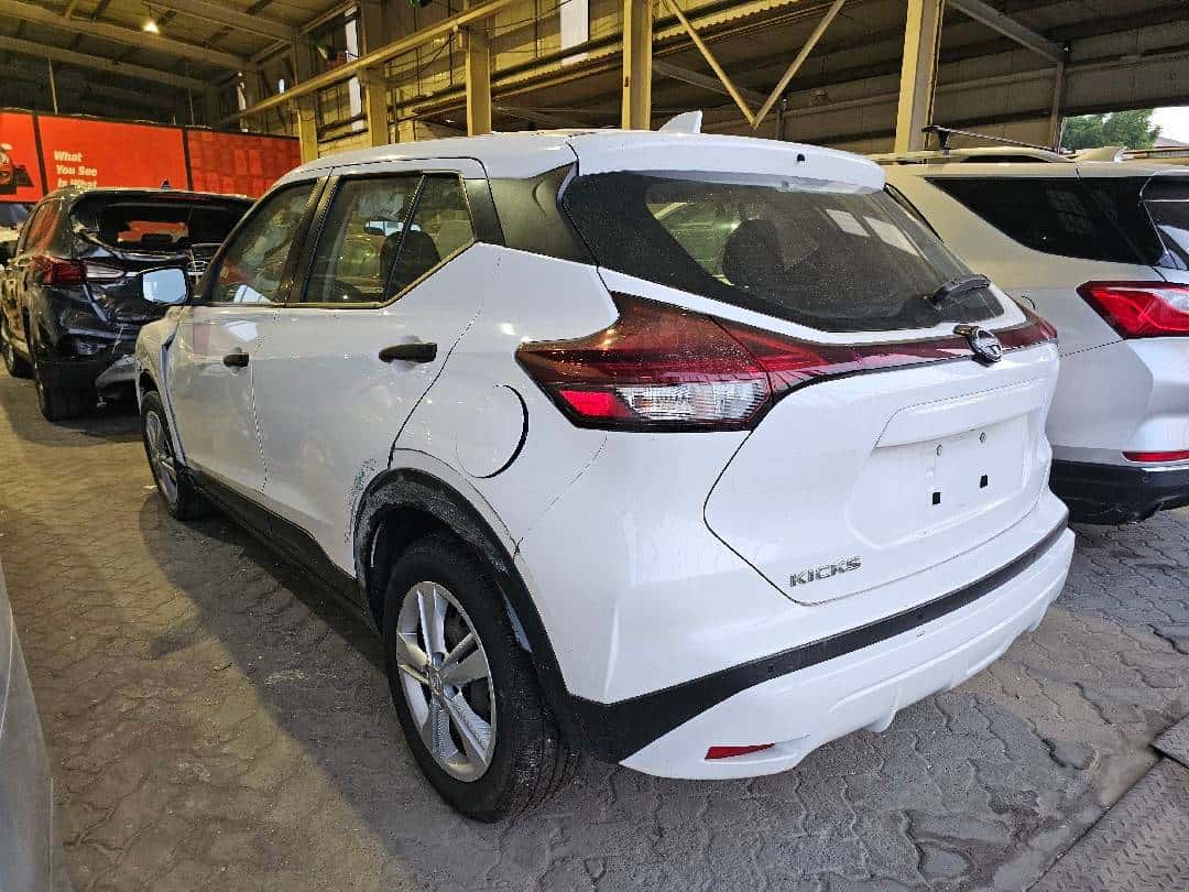 NISSAN KICKS 2022 thumbnail 1