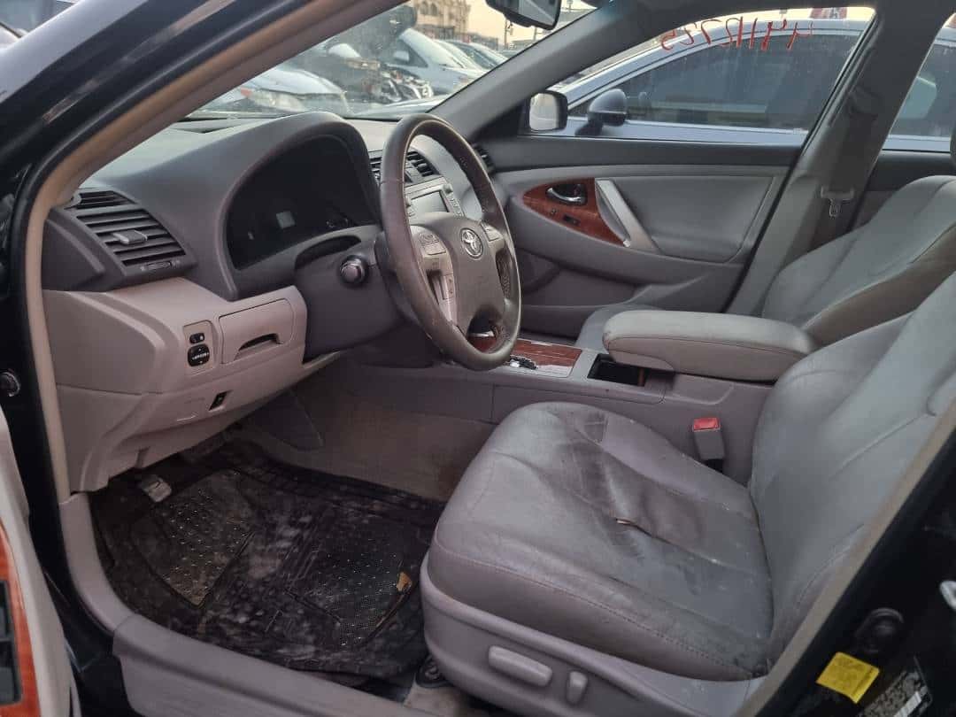 2011 Toyota Camry thumbnail 4