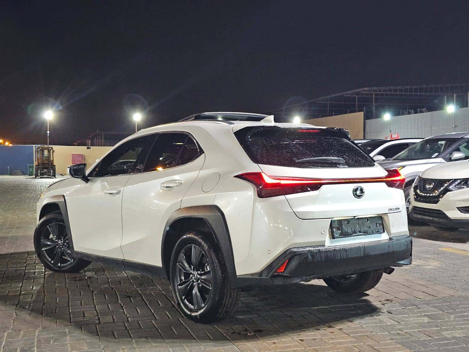 LEXUS UX 300H 2025 thumbnail 1
