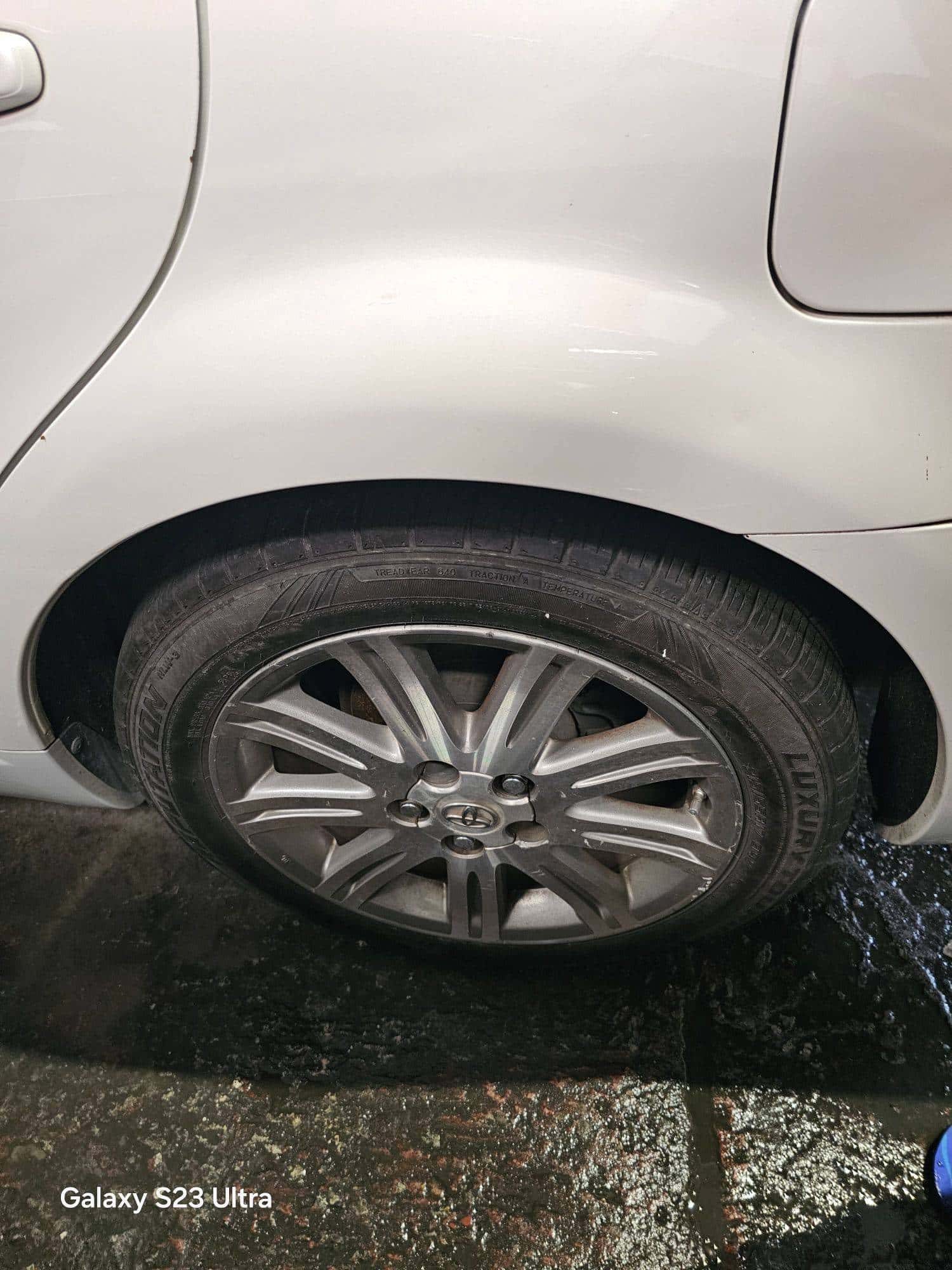 TOYOTA AVALON - Exterior