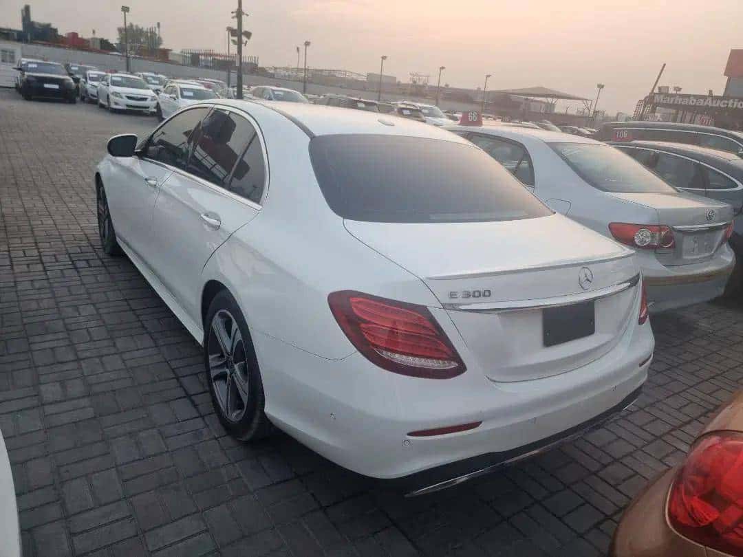 MERCEDES BENZ E300 2017 thumbnail 4