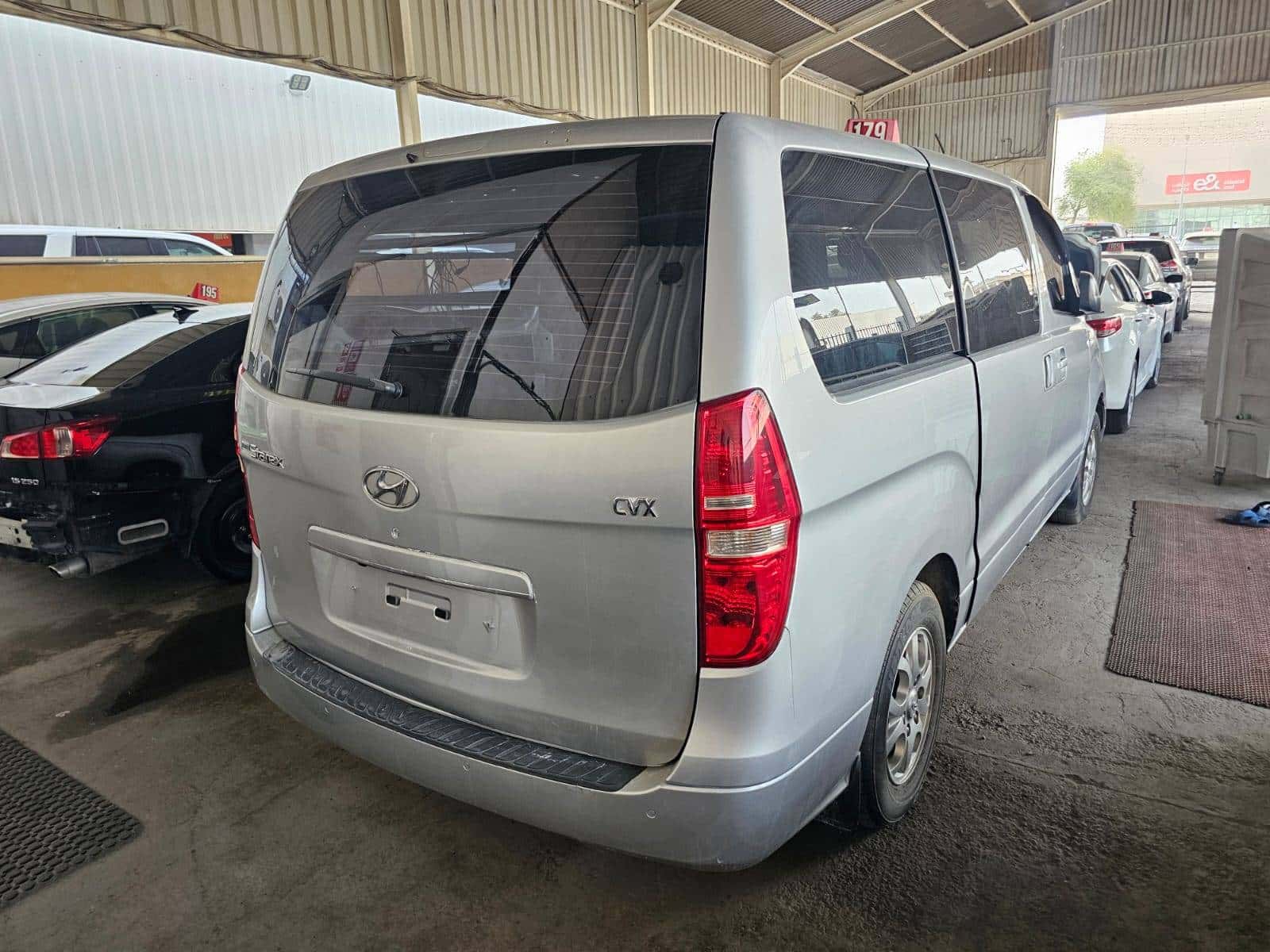 HYUNDAI GRAND STAREX 2010 thumbnail 4