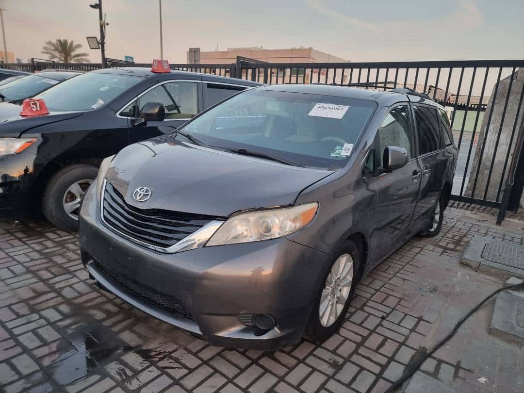 TOYOTA SIENNA 2014 thumbnail 3