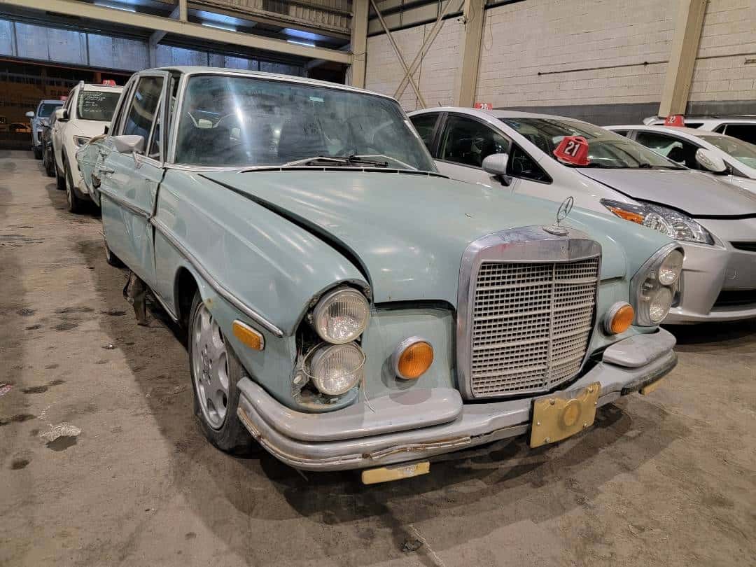 MERCEDES BENZ E 280 - Exterior