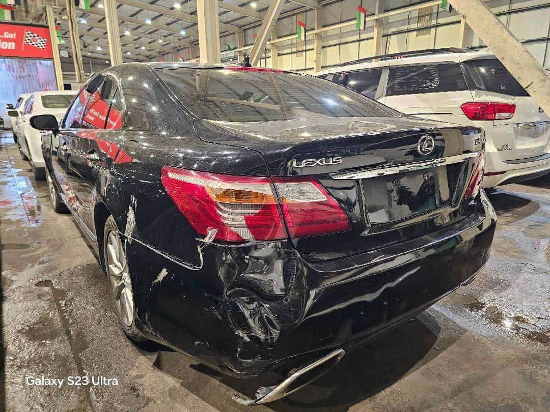 Lexus LS 460 2010 thumbnail 1