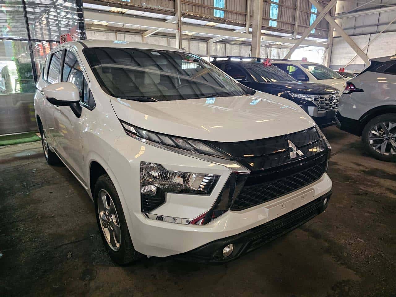 MITSUBISHI Xpander 2024 thumbnail 1