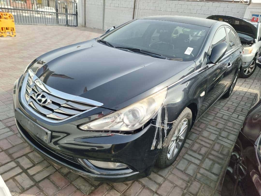 Hyundai Sonata 2011 thumbnail 2