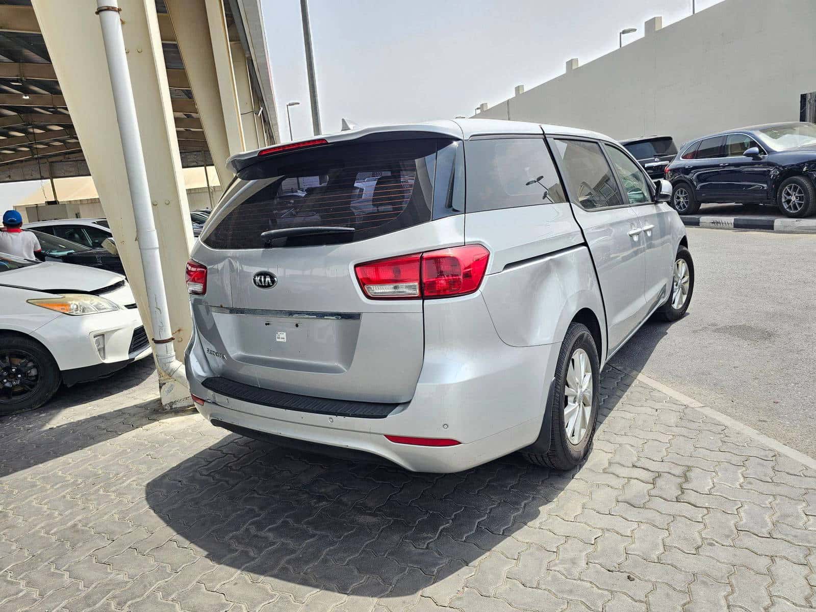 KIA SEDONA 2015 thumbnail 2