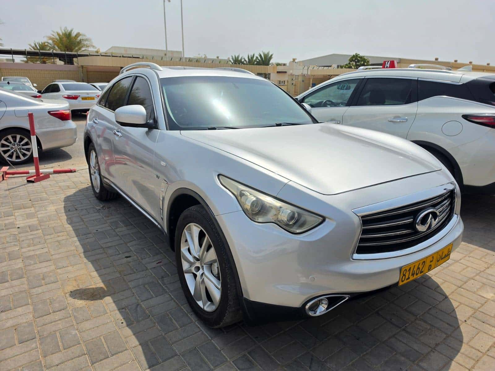 INFINITI QX70 2014 thumbnail 4