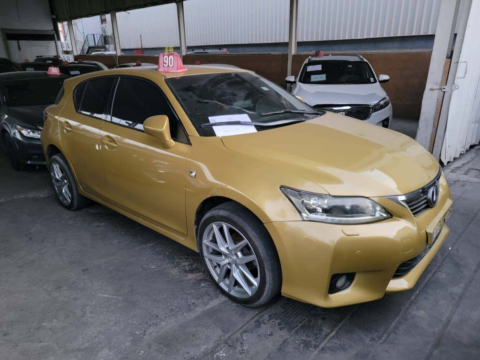 Lexus CT 200H 2011 thumbnail 5