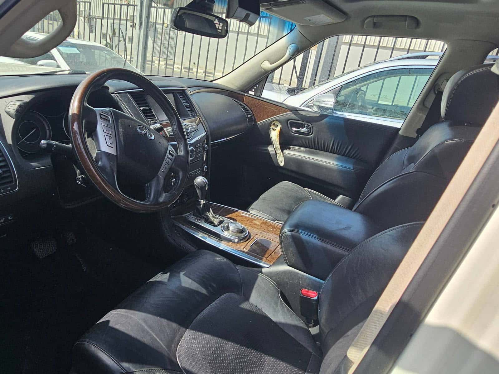 INFINITI QX80 - Exterior